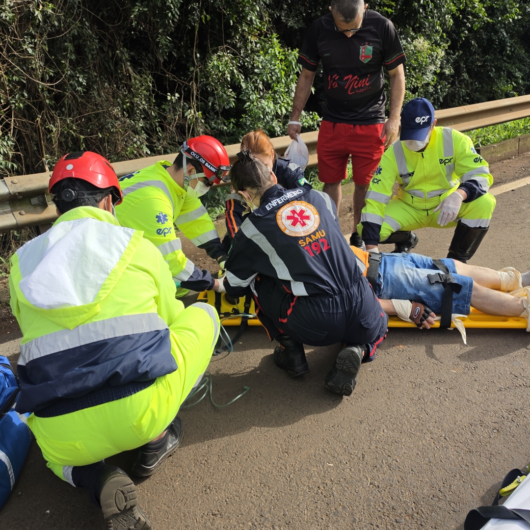 Bicicletas se esbarram e deixam dois homens feridos na rodovia entre Maringá e Floresta