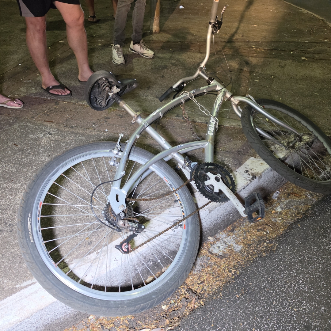 Ciclista sofre trauma de crânio em acidente no mesmo cruzamento onde jovem de 18 anos morreu