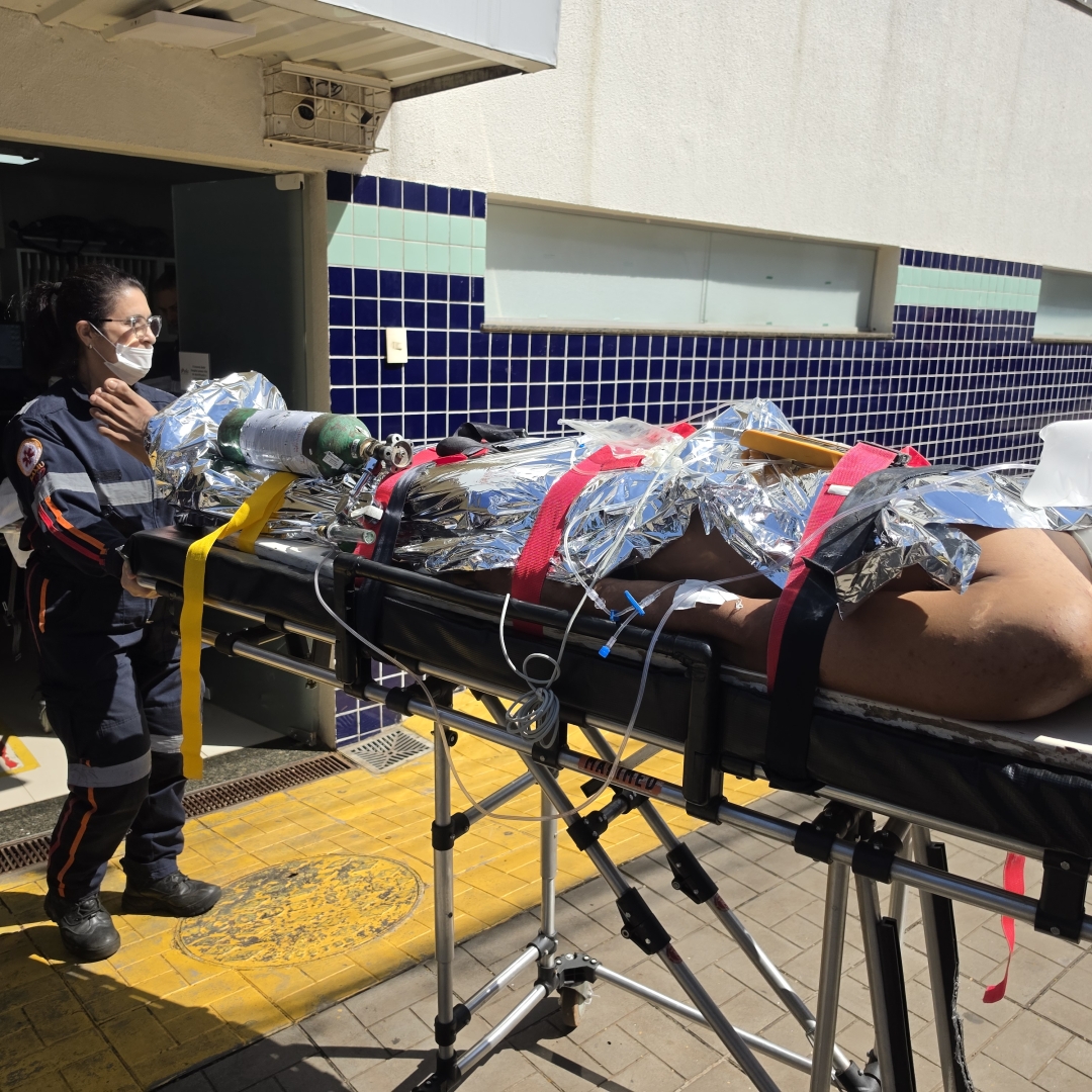 Trabalhador de 21 anos sofre queda de 10 metros durante instalação de exaustor em Maringá