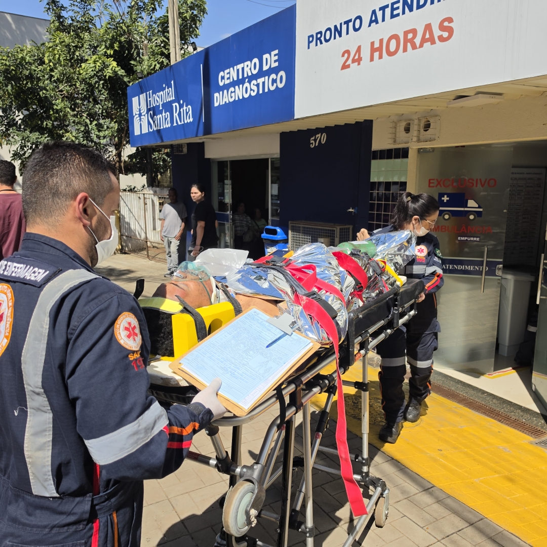 Trabalhador de 21 anos sofre queda de 10 metros durante instalação de exaustor em Maringá