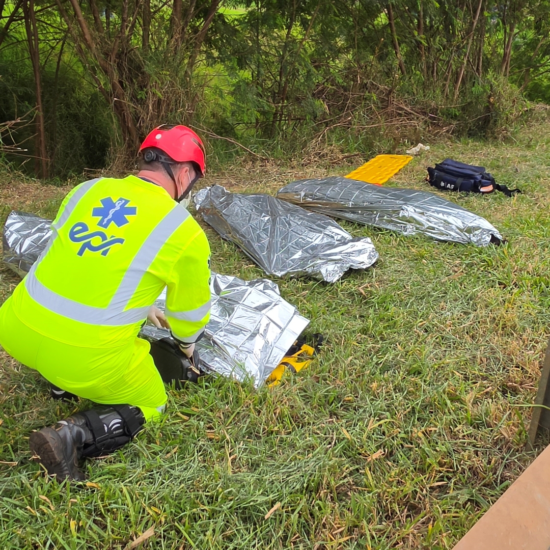 Tragédia na madrugada: três mulheres são encontradas mortas dentro de carro submerso