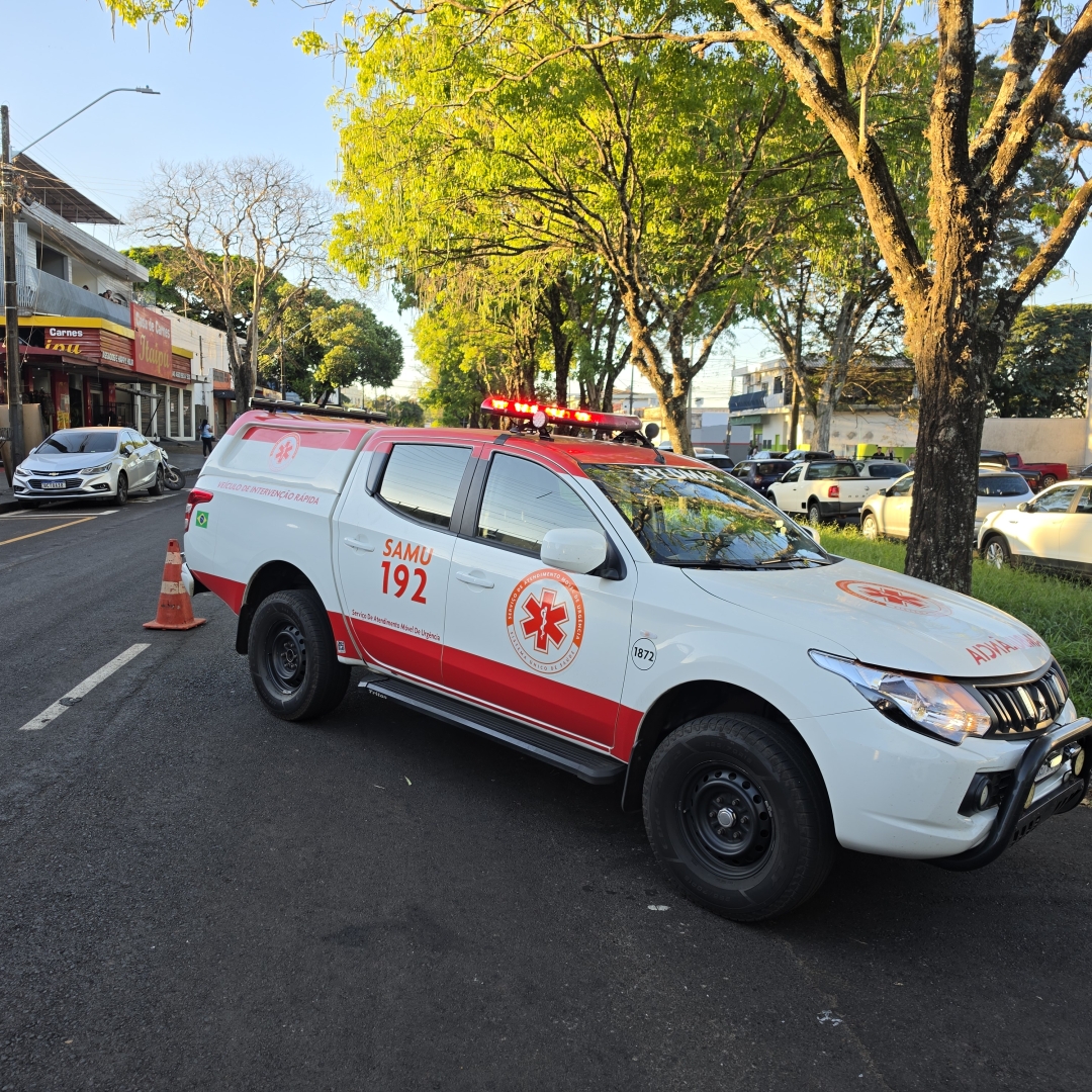 A caminho de igreja, mulher é atropelada por carro e fica ferida em Maringá