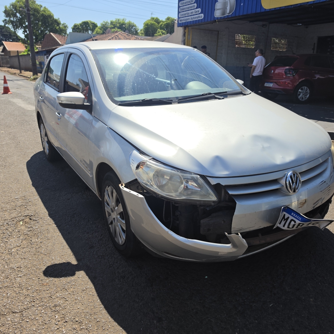 Batida entre carro e moto deixa motociclista gravemente ferido em Paiçandu