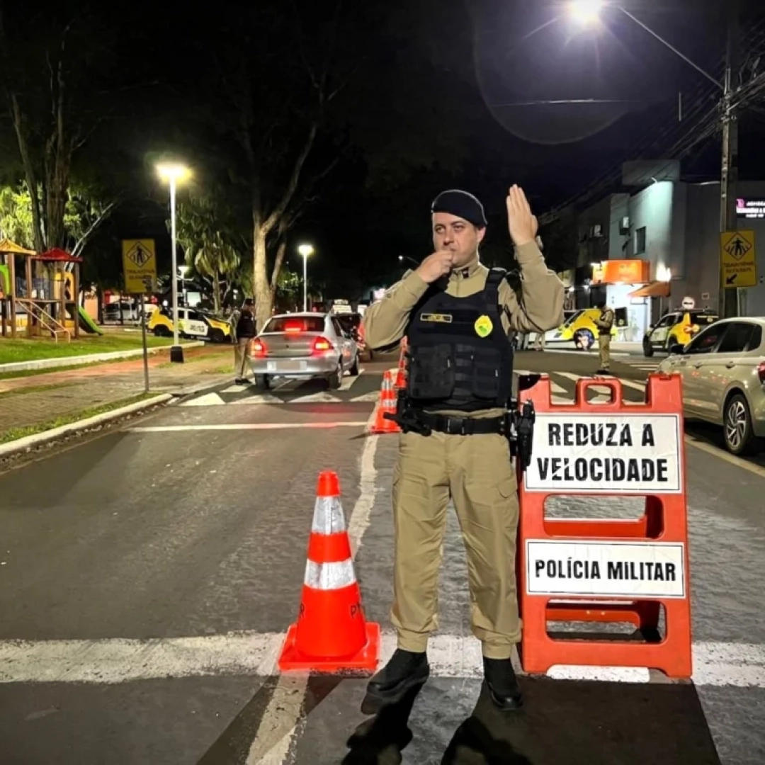 Fiscalização da PM flagra motoristas sem habilitação e termina com 56 autuações