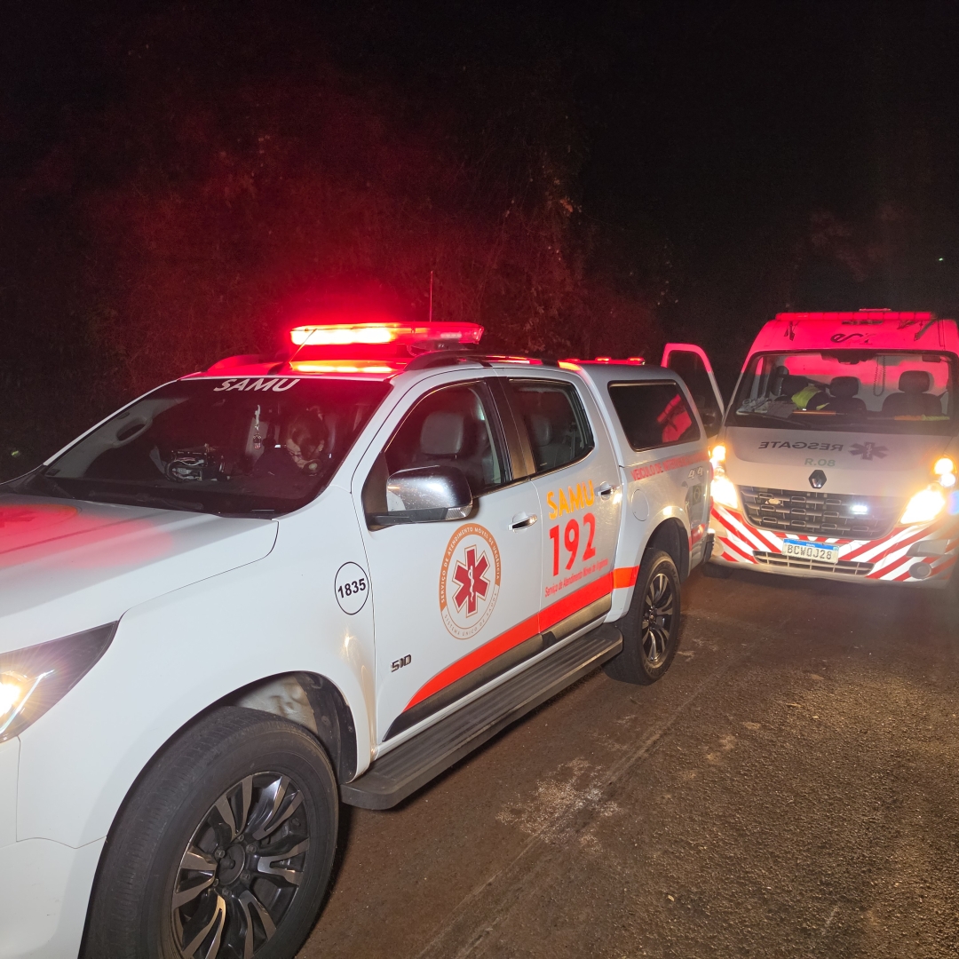 Motorista bate na traseira de motocicleta e deixa piloto e garupa feridos na PR-317