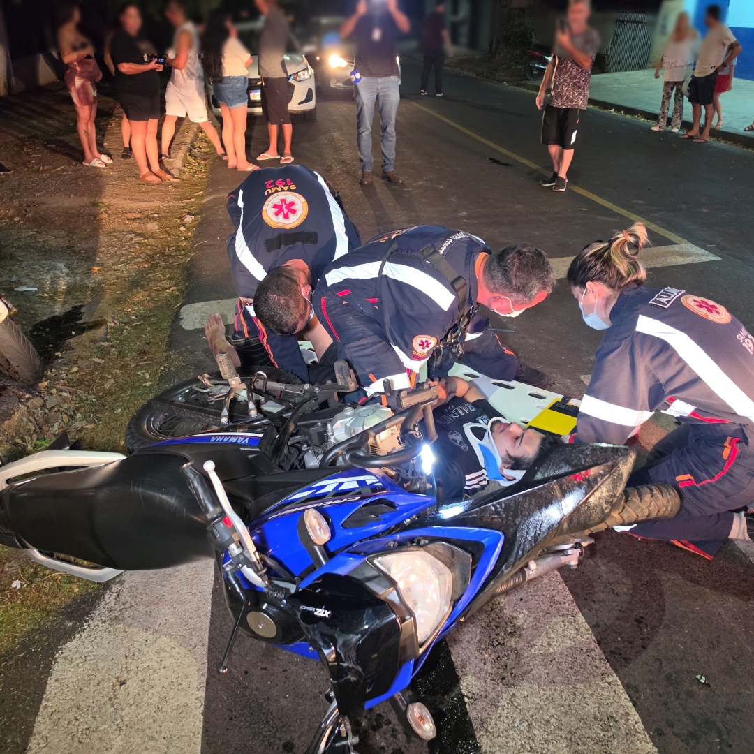 Motociclista de 63 anos é intubado após grave colisão entre duas motos em Maringá