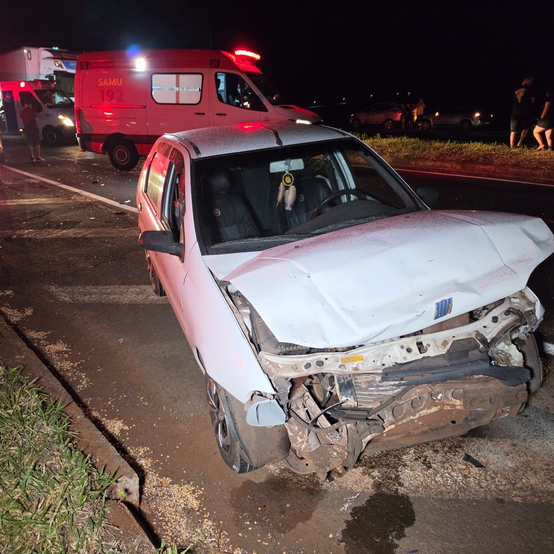 Manobra de retorno termina em acidente com sete feridos entre Floresta e Maringá