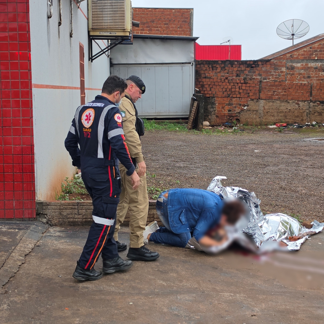 Caminhonete invade calçada, mata açougueiro e deixa outro trabalhador ferido em Sarandi