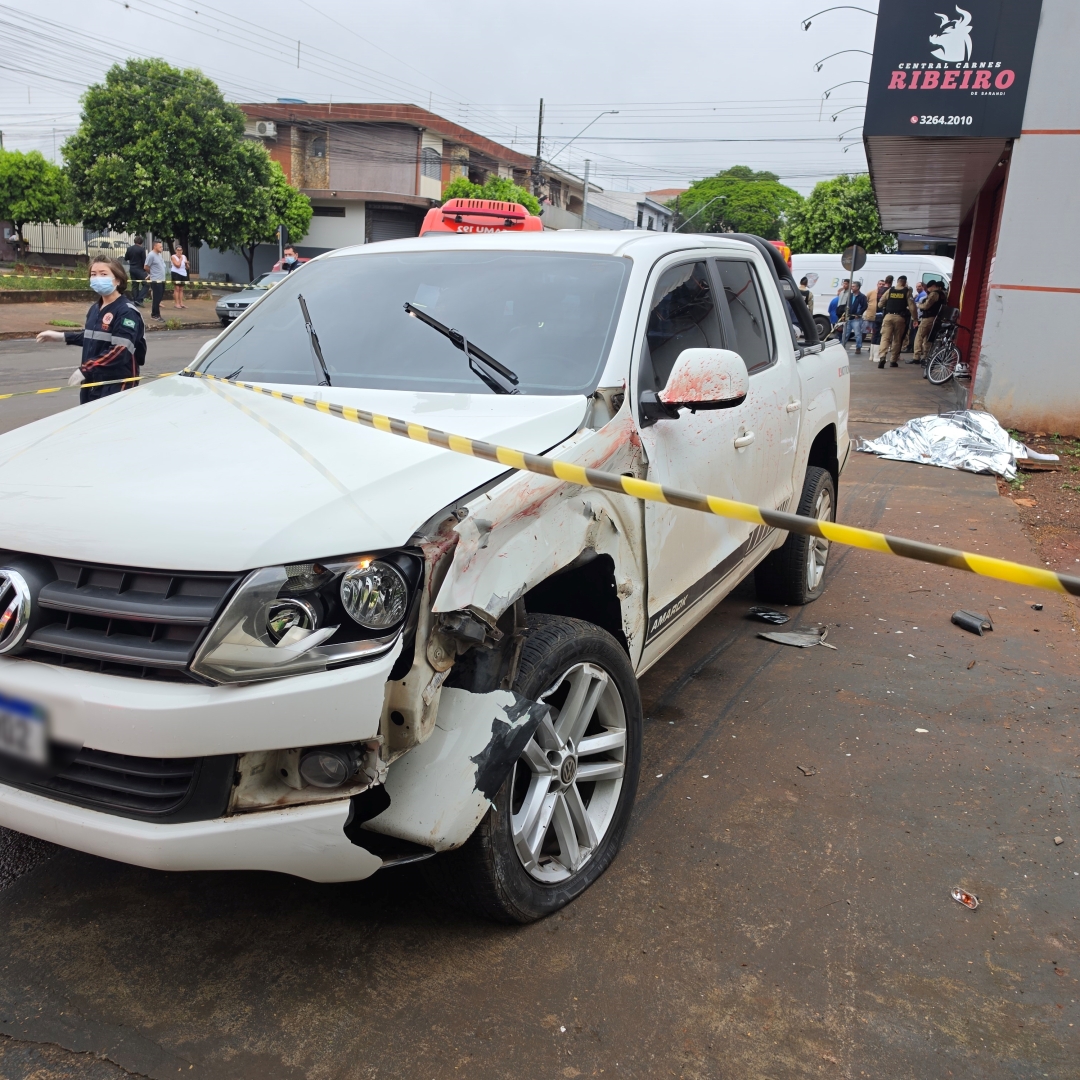 Caminhonete invade calçada, mata açougueiro e deixa outro trabalhador ferido em Sarandi