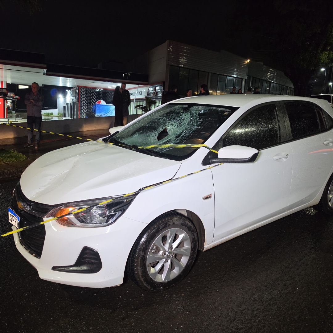 Homem deixa bar para buscar carro e morre atropelado durante a madrugada em Maringá