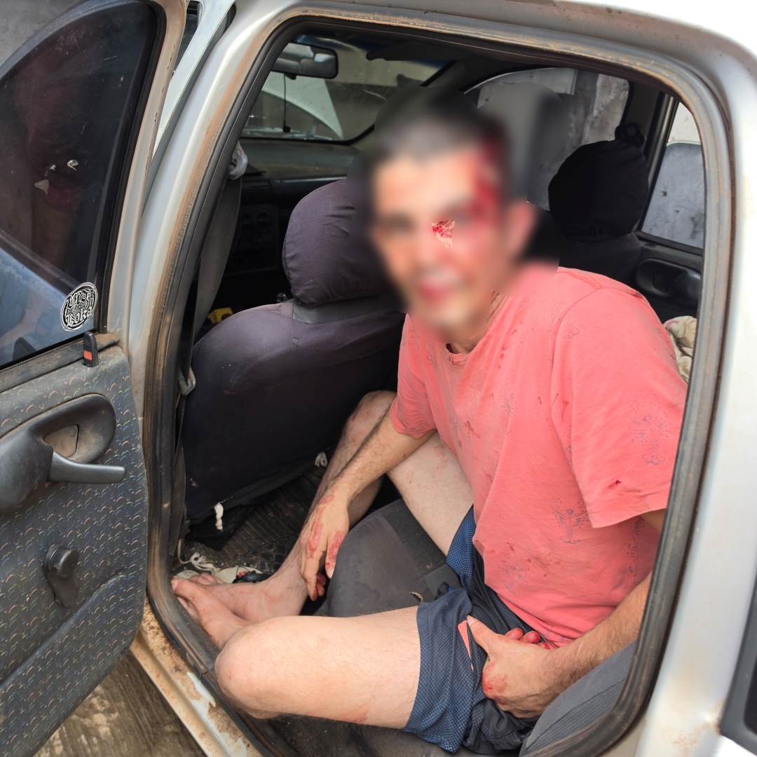 Homem é brutalmente agredido pelo enteado e se tranca em carro com medo de ser morto em Maringá