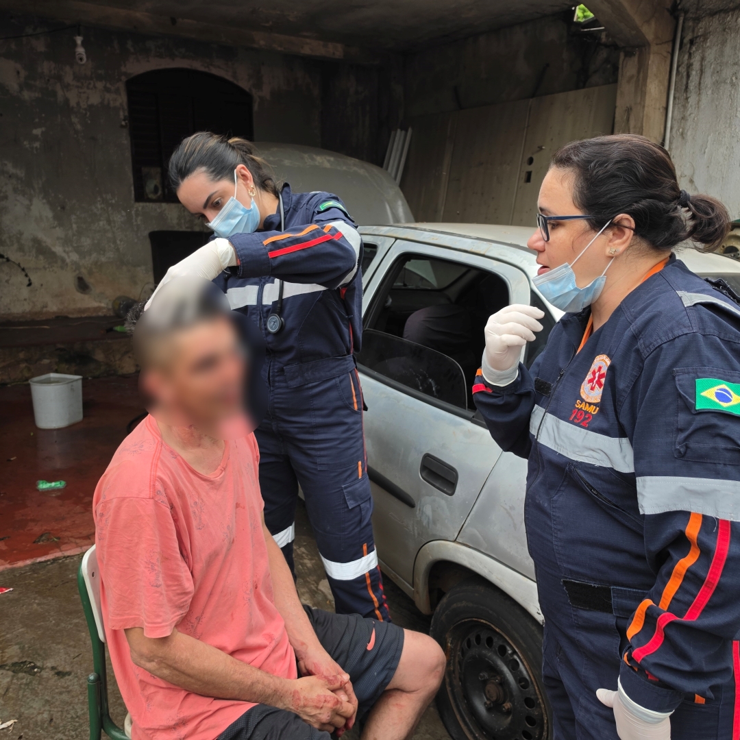 Homem é brutalmente agredido pelo enteado e se tranca em carro com medo de ser morto em Maringá