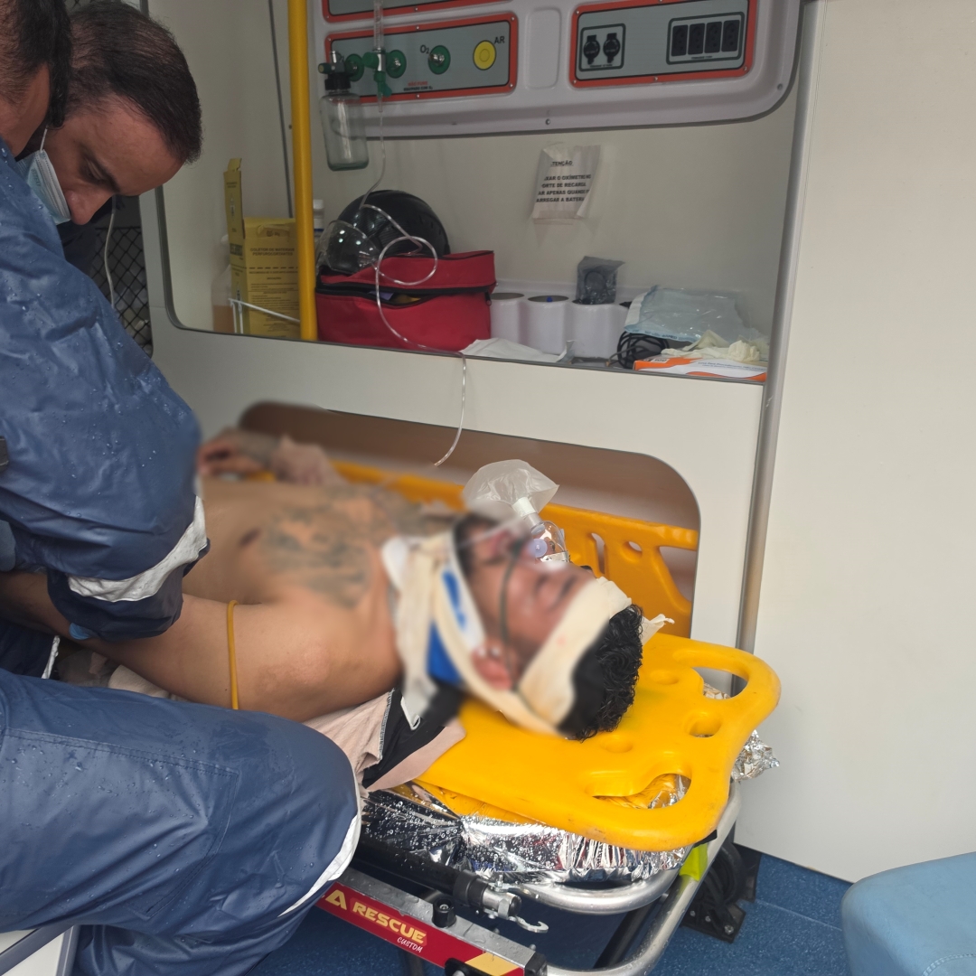 Fuga após atropelamento termina em acidente na Avenida Colombo; motorista apresentava sinais de embriaguez