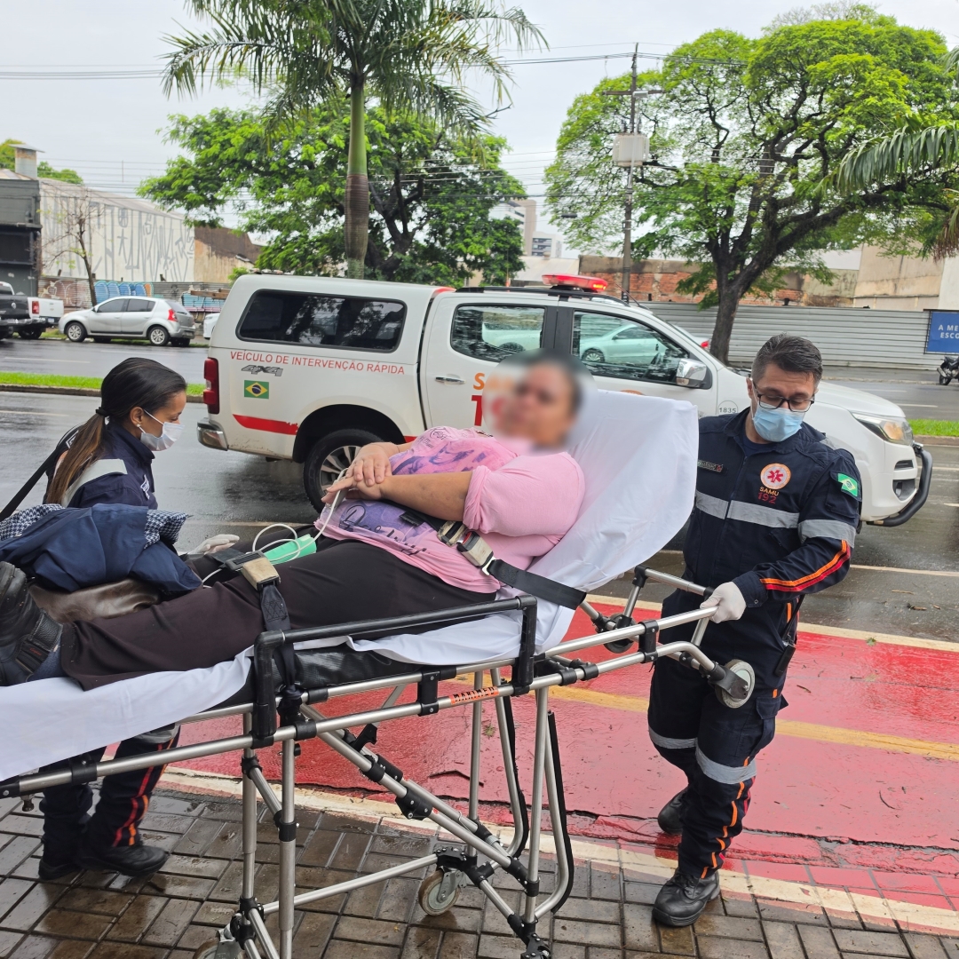 Explosão de panela de pressão deixa mulher ferida dentro de escola em Maringá
