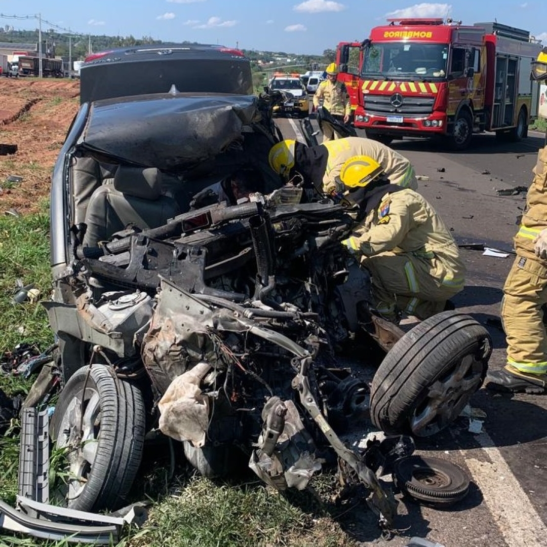 Sobrevivente diz à polícia que marido provocou colisão que terminou em morte na PR-323