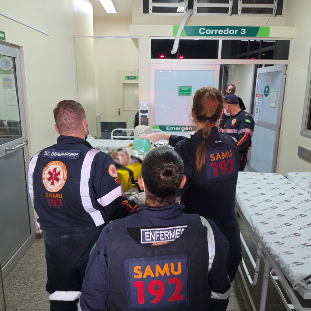 Suspeito saca pistola, atira contra PM e é baleado durante abordagem em Maringá