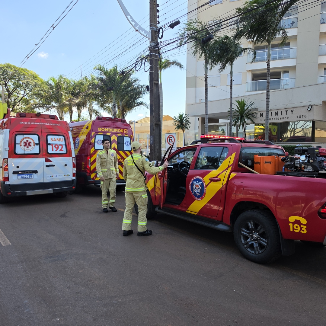 Incêndio em quadro de energia espalha fumaça por torre residencial e mobiliza várias equipes de resgate