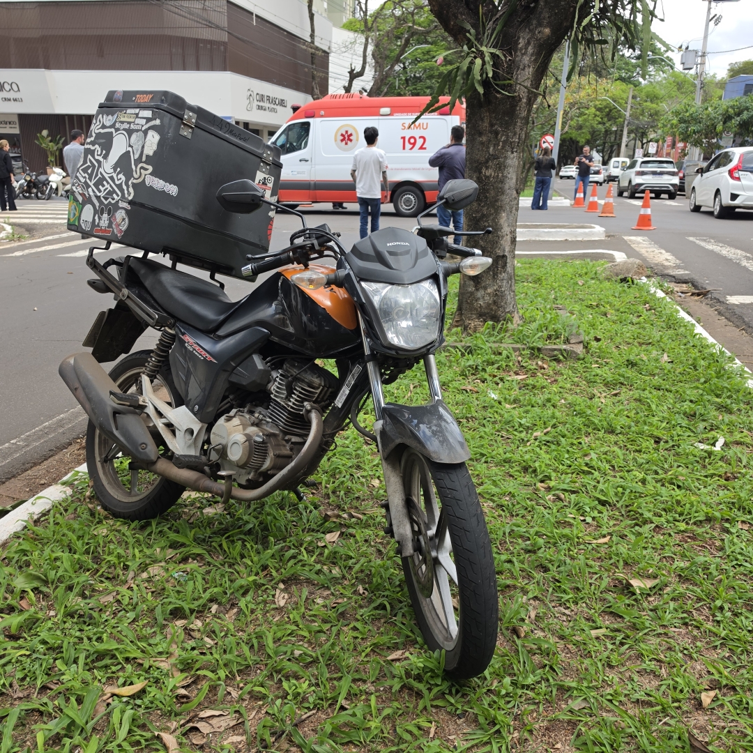 Idoso sofre traumatismo craniano grave após ser atropelado na faixa de pedestres em Maringá