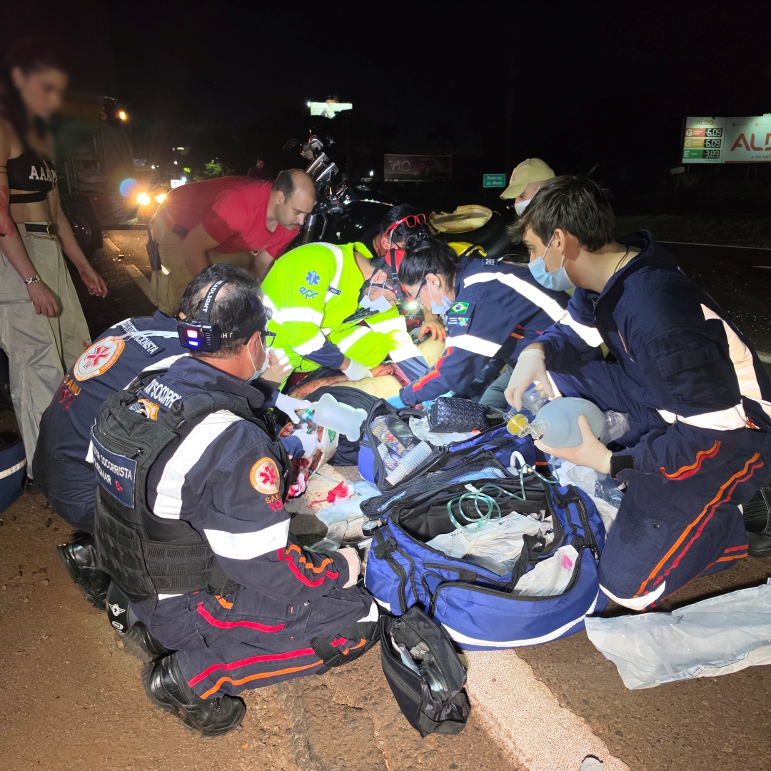 Harley-Davidson bate na traseira de Corsa e motociclista é intubado na PR-317