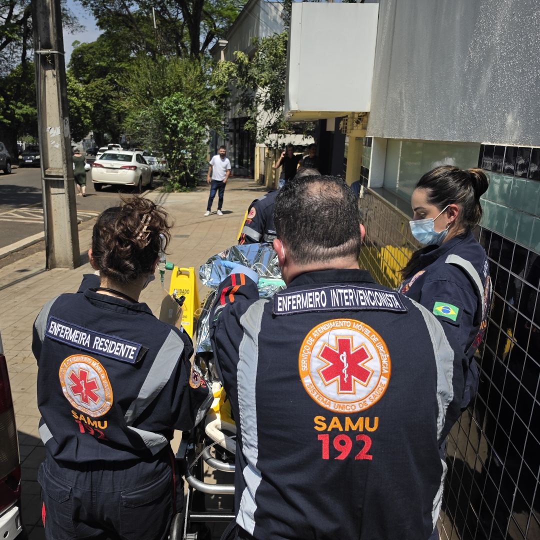 Idoso que foi atropelado por carro em Maringá morre no hospital