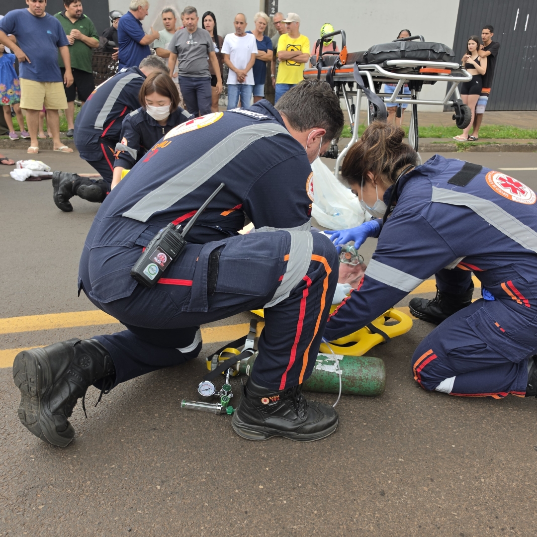 Motociclista sofre fratura exposta após ser atingido por outra moto em Maringá