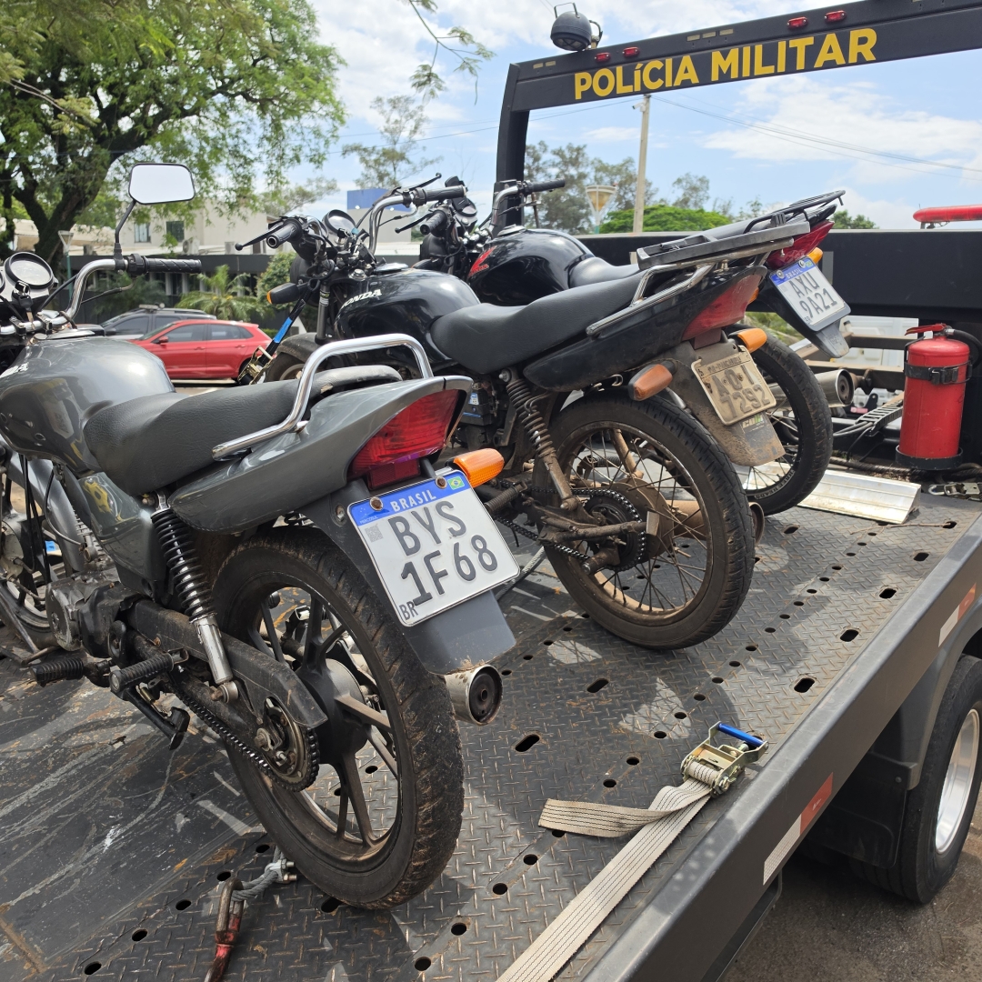 Polícia Militar recupera duas motos roubadas em Maringá e encaminha quatro suspeitos à delegacia