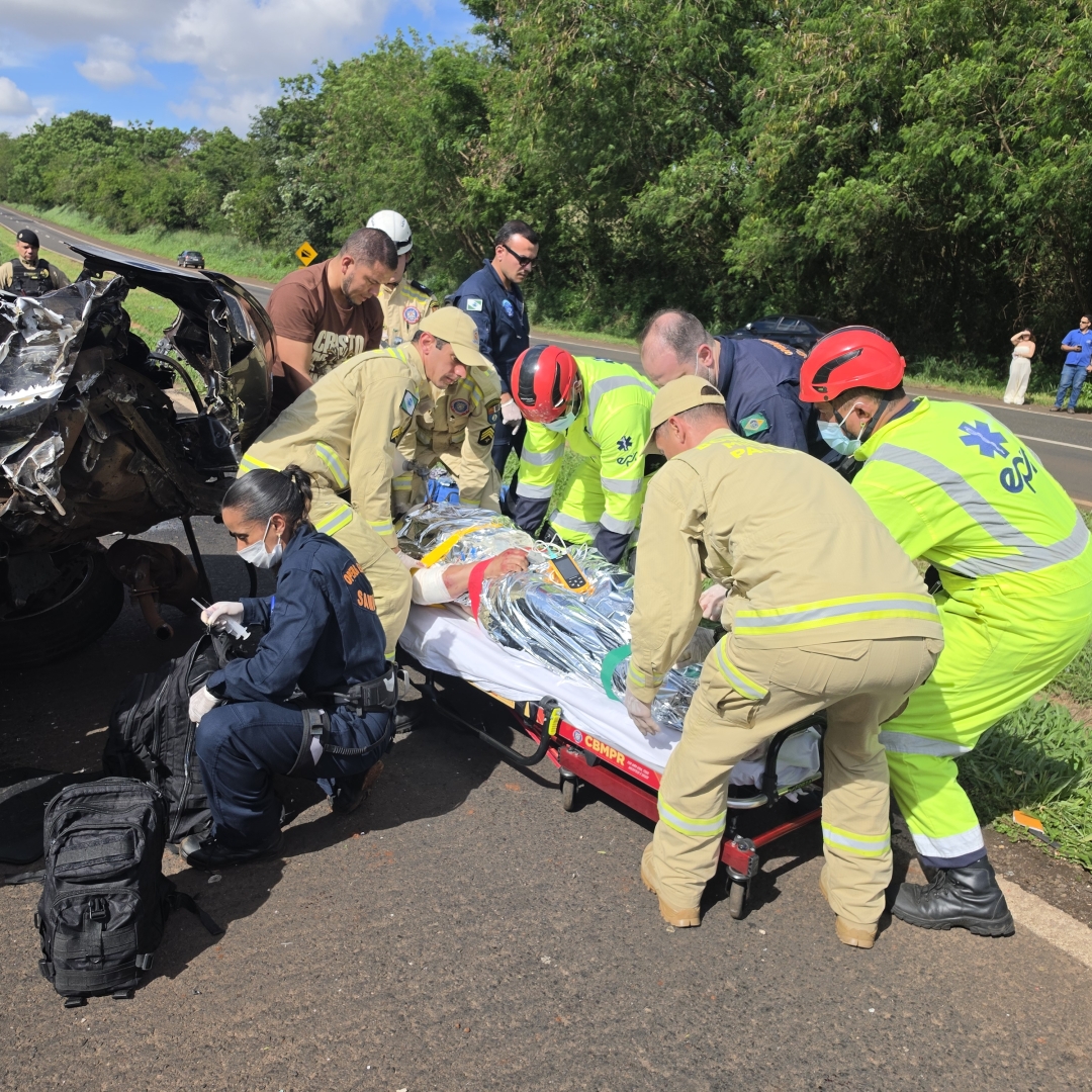 Advogado morre após ser ejetado de carro durante capotamento na PR-317