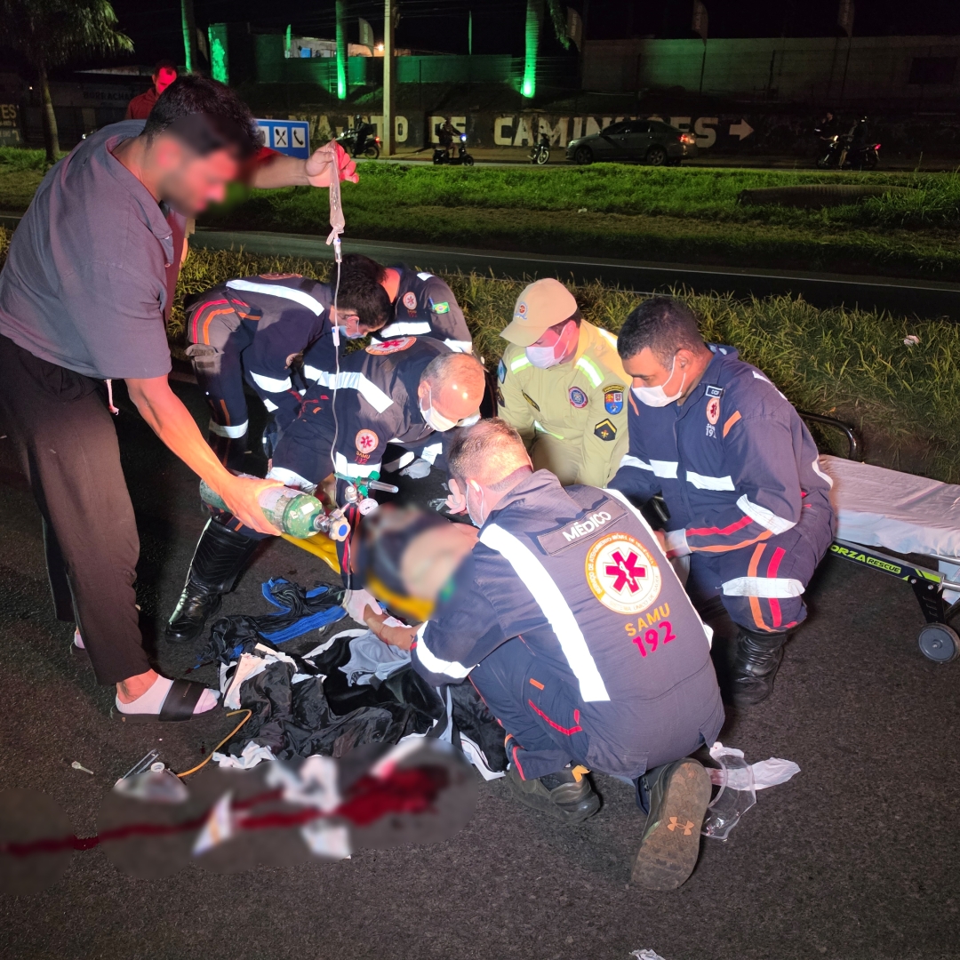 Atropelamento na BR-376 deixa pedestre morto e motociclista de 50 anos entre a vida e a morte