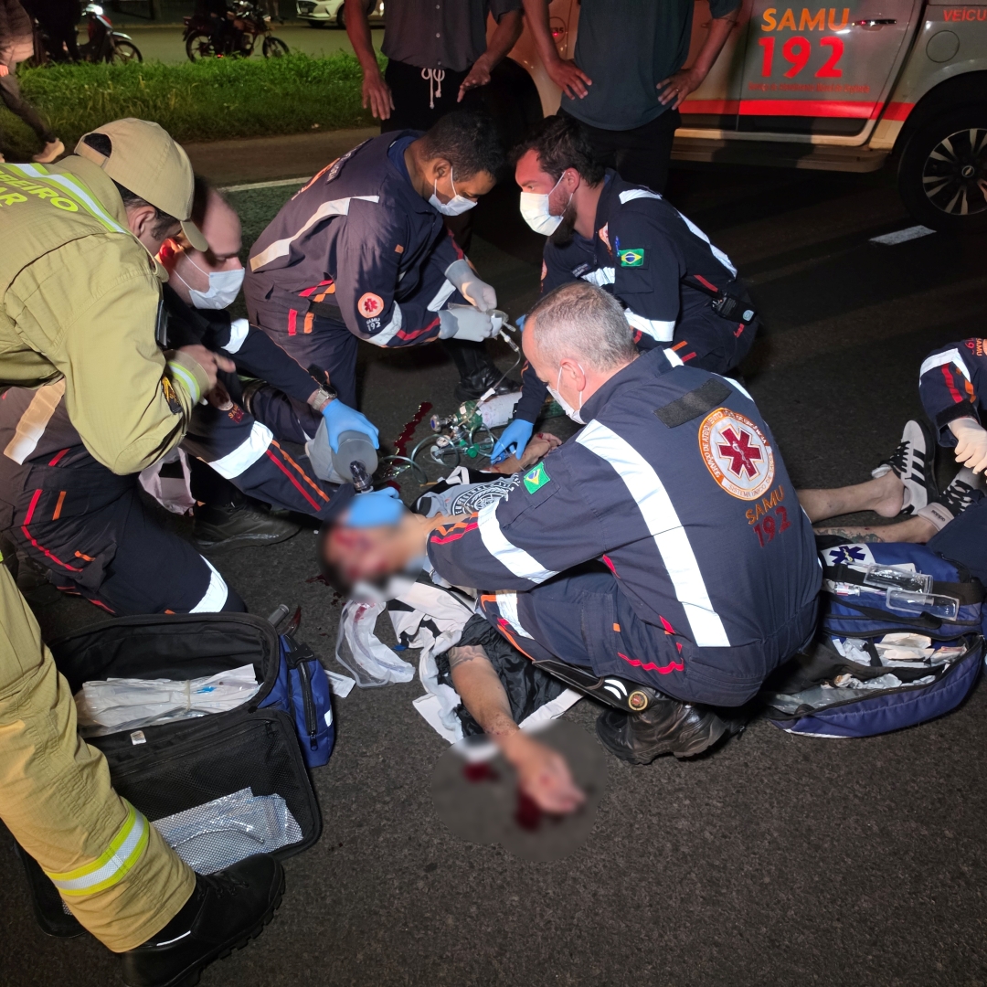 Atropelamento na BR-376 deixa pedestre morto e motociclista de 50 anos entre a vida e a morte