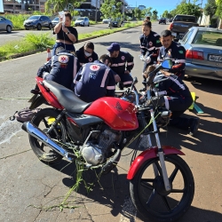 Homem de 52 anos sofre acidente grave ao cair em avenida movimentada de Maringá