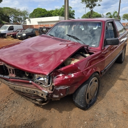 Ladrão de carro é preso após se envolver em acidente durante furto de veículo