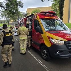 Homem pilotando moto de grande porte sofre acidente grave em Maringá