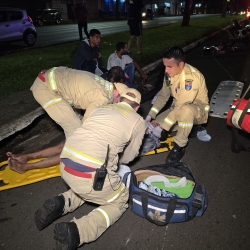 Mulher de 54 anos sofre acidente grave ao ser atropelada por moto em Maringá