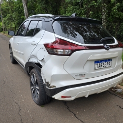 Motorista decide manobra de última hora e acaba provocando acidente em Maringá