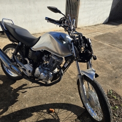 Jovem de 19 anos é entubado após bater moto contra lixeira