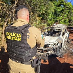 Corpo carbonizado é encontrado dentro de porta-malas de veículo