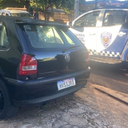 Guarda Municipal de Maringá prende homem com carro furtado