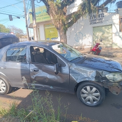 Motociclista fica gravemente ferido ao sofrer acidente na Avenida Colombo