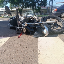 Motociclista fica gravemente ferido ao sofrer acidente na Avenida Colombo