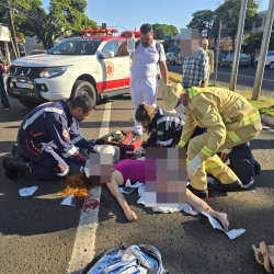 Mulher de 25 anos fica em estado gravíssimo após ser atropelada por ônibus coletivo