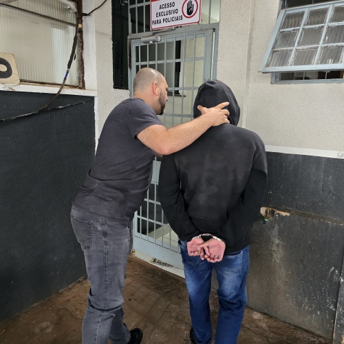 Traficante de 23 anos é preso com grande quantidade de cocaína em Maringá