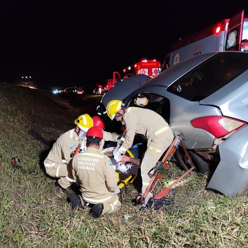 Pai e filha sofrem acidente grave na rodovia de Floresta