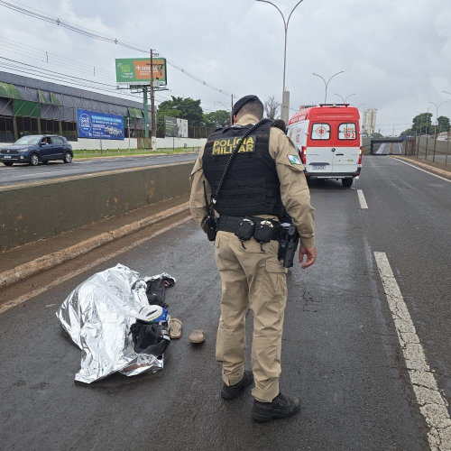 Filho sobrevive, mas pai morre em acidente de moto na Avenida Colombo