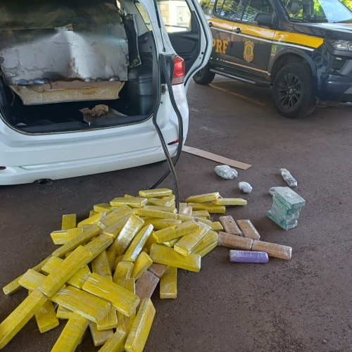 PRF apreende drogas e anabolizantes em fundo falso de veículo em Mandaguari