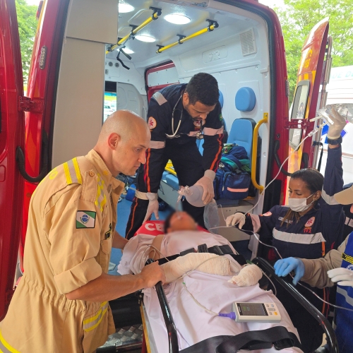 Mulher sofre queimaduras em mais de 80% do corpo ao acender réchaud de buffet