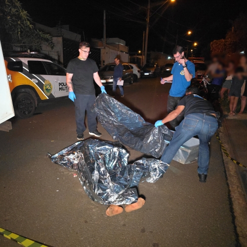 Homem em surto tenta pular grade de portão de uma casa e morre ao encostar em cerca elétrica