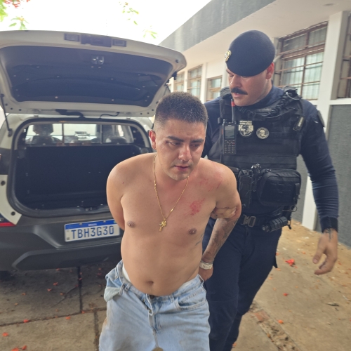 Colombiano agride brutalmente um senhor de 74 anos ao tentar roubar uma moto