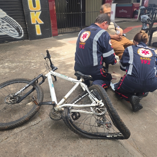 Ciclista sofre acidente grave no Conjunto Requião