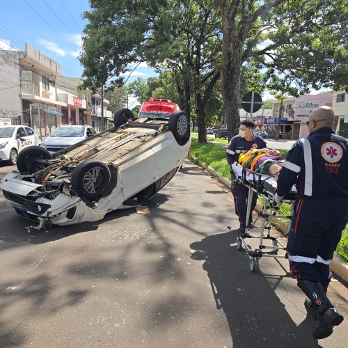 Acidente com capotamento mobiliza equipes de resgate no Jardim Alvorada