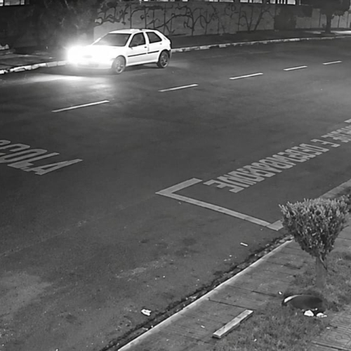 Gol é furtado em frente ao batalhão da Polícia Militar em Maringá